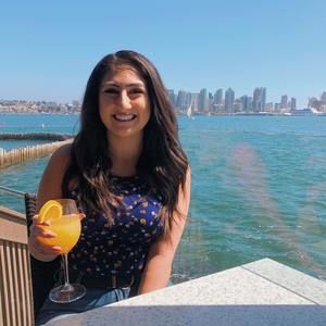 Meet your Posher, Kiana